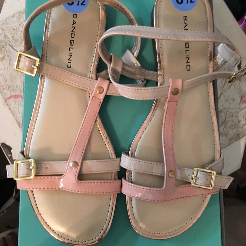 Bandalino Flat Sandals Blush and Bone 6 1/2 NWOT